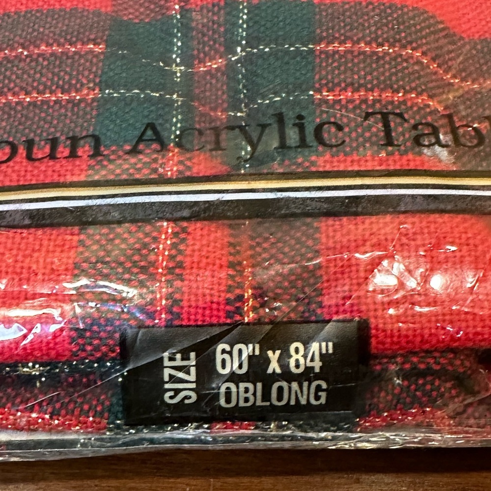 🎄🌟HP🌟VTG 2000s Red, Green, Gold Tartan Plaid Holiday Soft Acrylic Tablecloth - Picture 2 of 7